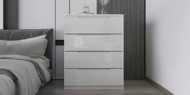 CD04 Chester Drawers X4